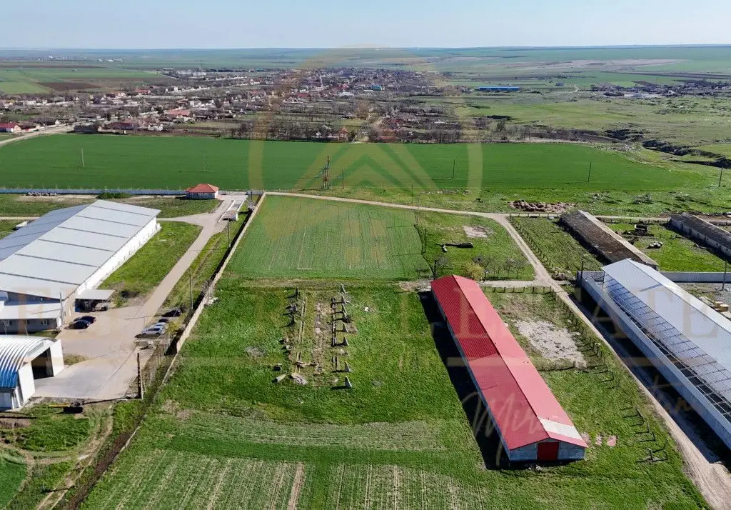 Tariverde - Ferma zootehnica functionala, 3 hectare teren intravilan!