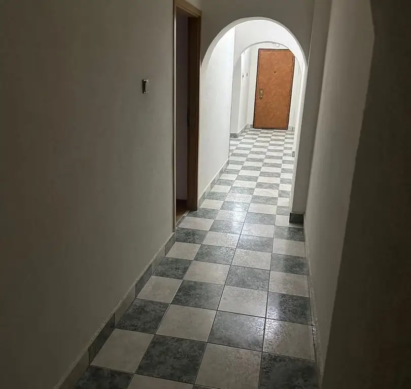 BRASADAS vinde ap cu 4 cam RENOVAT, 106mp, etaj 1 în zona SOARELUI.