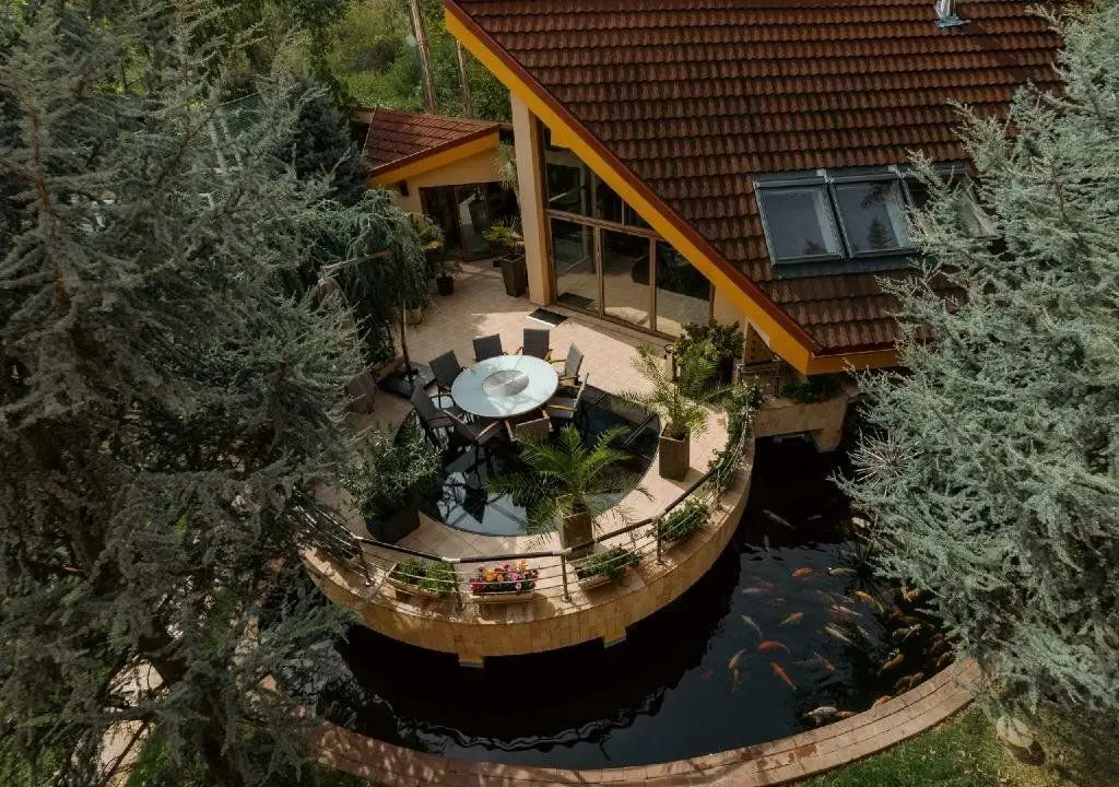 Gradina Japoneza SPA Crama Teren Tenis Foisor Iaz Pesti ..