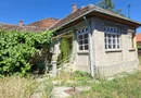 BRASADAS vinde casa 3 cam cu teren 5 ari in 14 Mai.