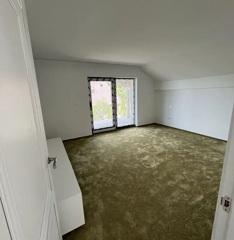 Vand casa in Bucium cu vedere la oras