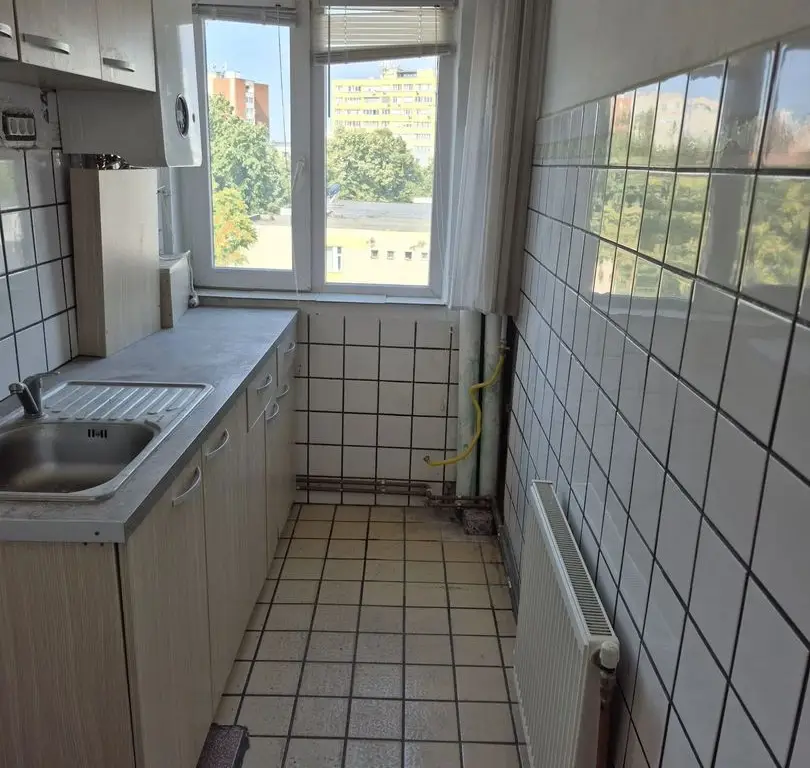 Apartament 3 camere | 55 mp | Centrală proprie | Piața Doina |