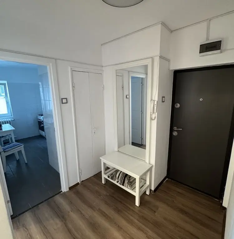 Inchiriez apartament 2 camere Piata Victoriei