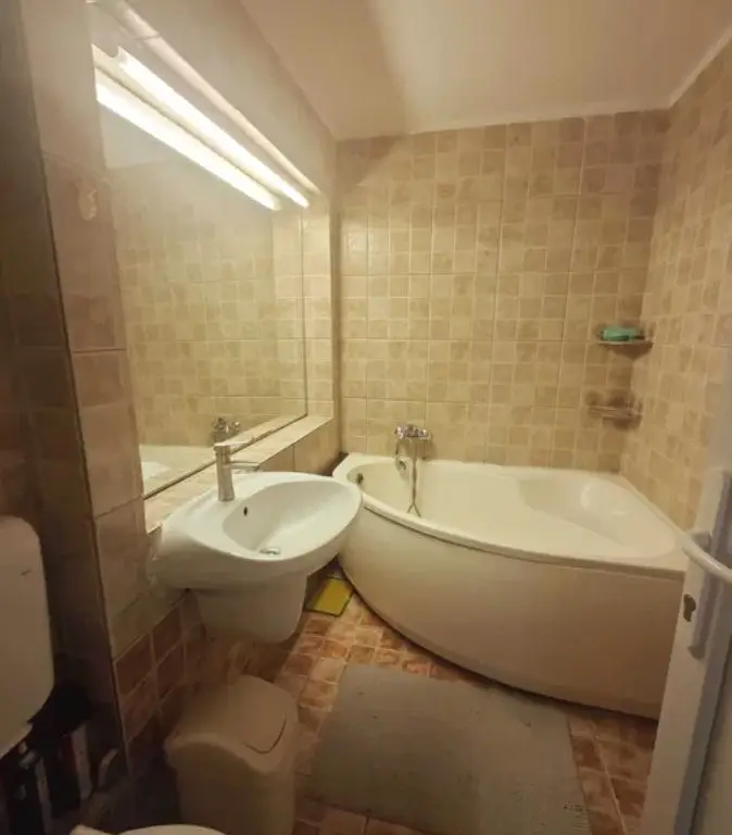 Apartament 2 cam. de inchiriat 60 mp Et. 4 Zona Aviatiei