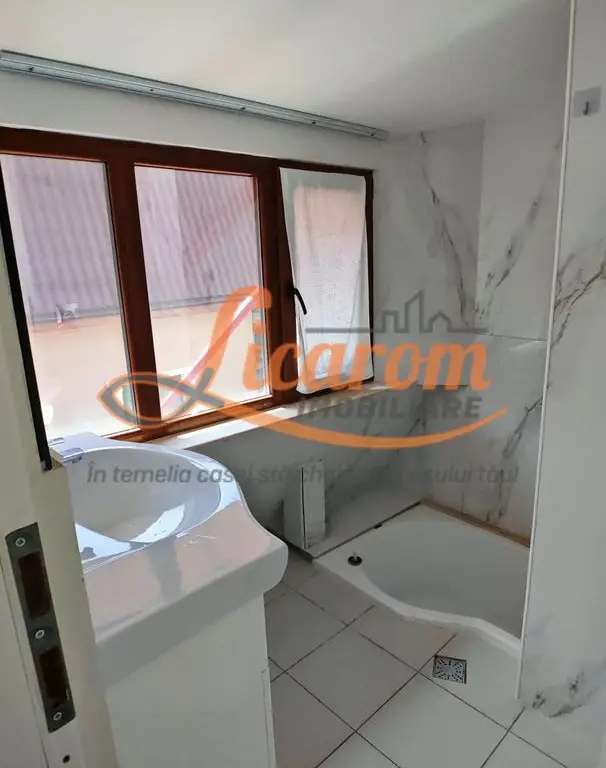Vila 10 camere,pretabil compartimentare in 2 unitati separate,ASTRA.