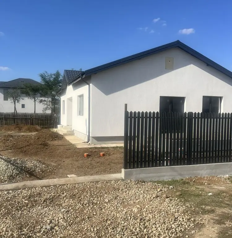 Casă domnesti 4 camere 2 băi