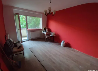 Ag BRASADAS vinde apt 3 cam etaj 3/4 CARAMIDA Solidarității.
