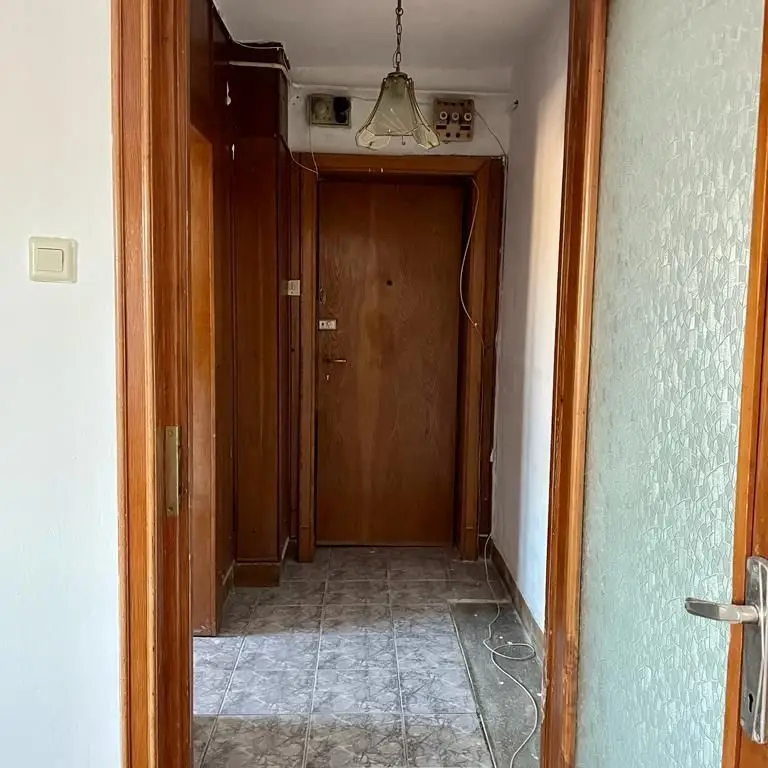 BRASADAS vinde ap 2 cam etaj 4/4 Calea Traian.