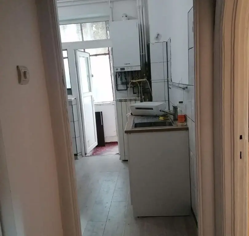 Ag BRASADAS închiriază ap 7 cam PARTER Pța Rosetti.
