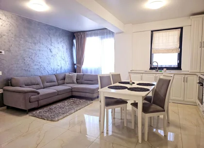 De vanzare - apartament cu 2 camere, Micro 17, bloc Roka - 139000 euro