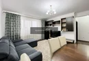 Apartament 3 camere, 2 balcoane, etaj intermediar, parcare.