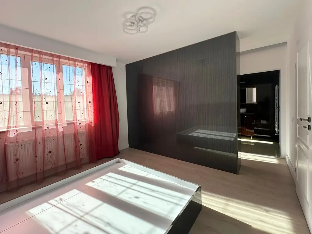 Vânzare casă 5 camere nouă elegantă și spațioasă în Hărman