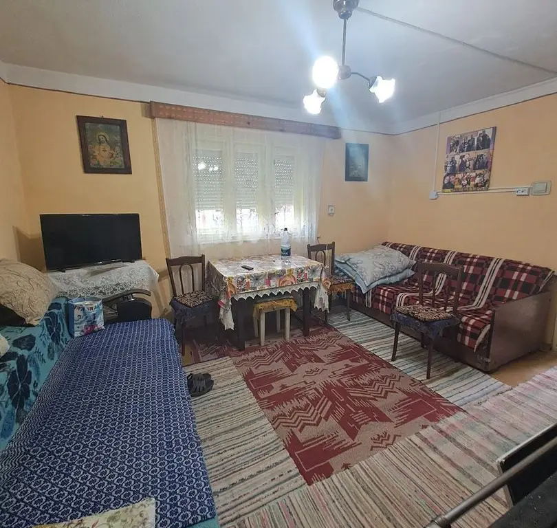 BRASADAS vinde casa în Someseni, comuna Apa