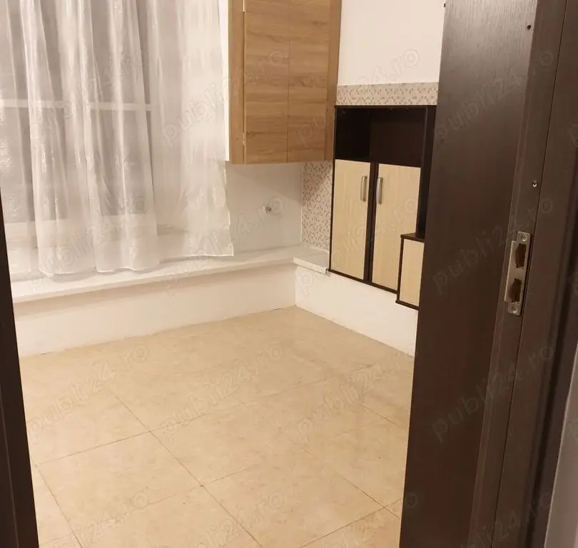 brasadas.com vinde apartament 4 camere Copou.