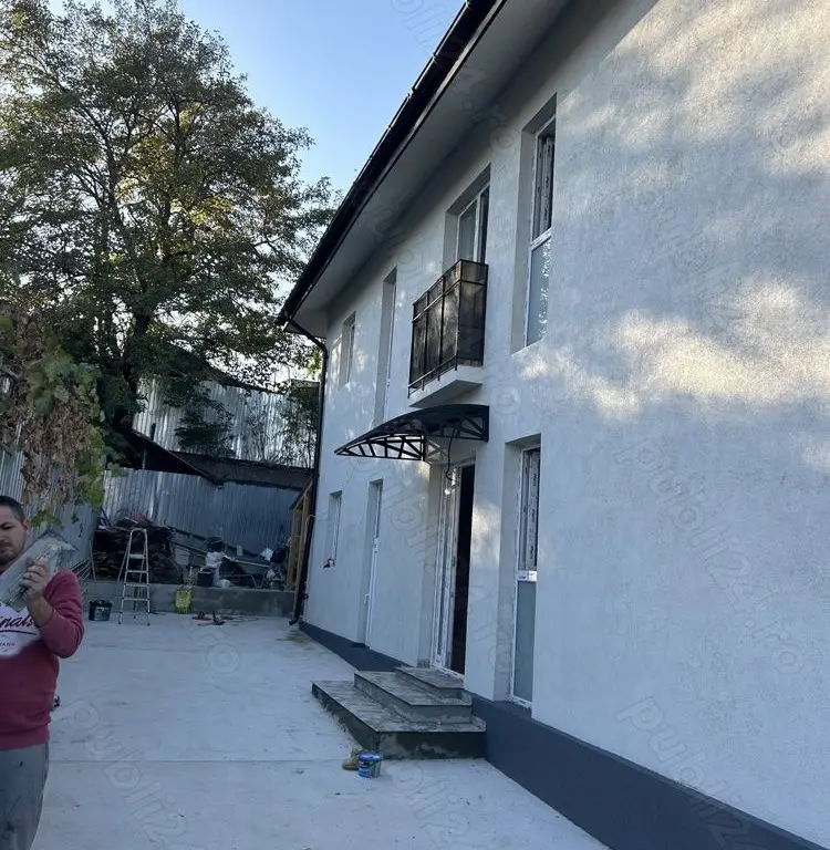 Vind casa singur curta nou o+1 , zona tei