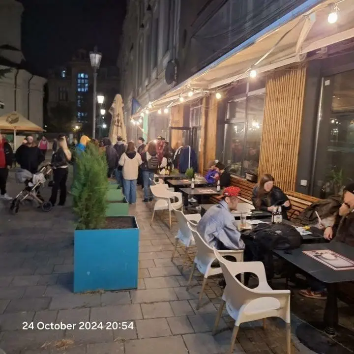 BRASADAS închiriază sp. comercial 135mp in centrul istoric.