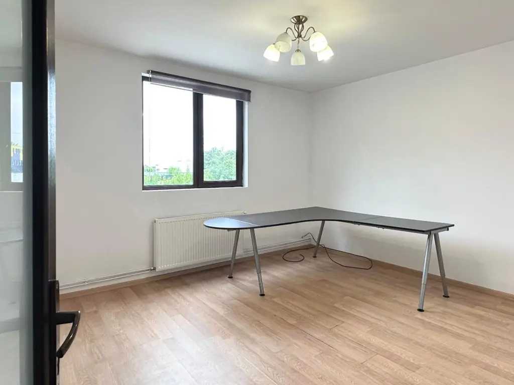 Casă complet renovată cu 4 camere și garaj generos Băneasa, Sector 1