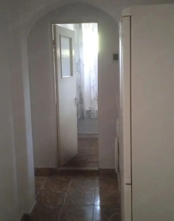 De inchiriat apartament cu 2 camere, Micro 20, 350 Euro