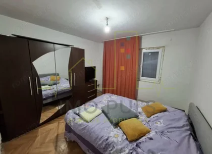 Aradului. Decomandat. 53.58 mp utili + balcon. Centrala proprie