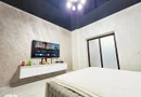 De vanzare - Casa 2 camere, renovata - singur in curte -Piata Centrala