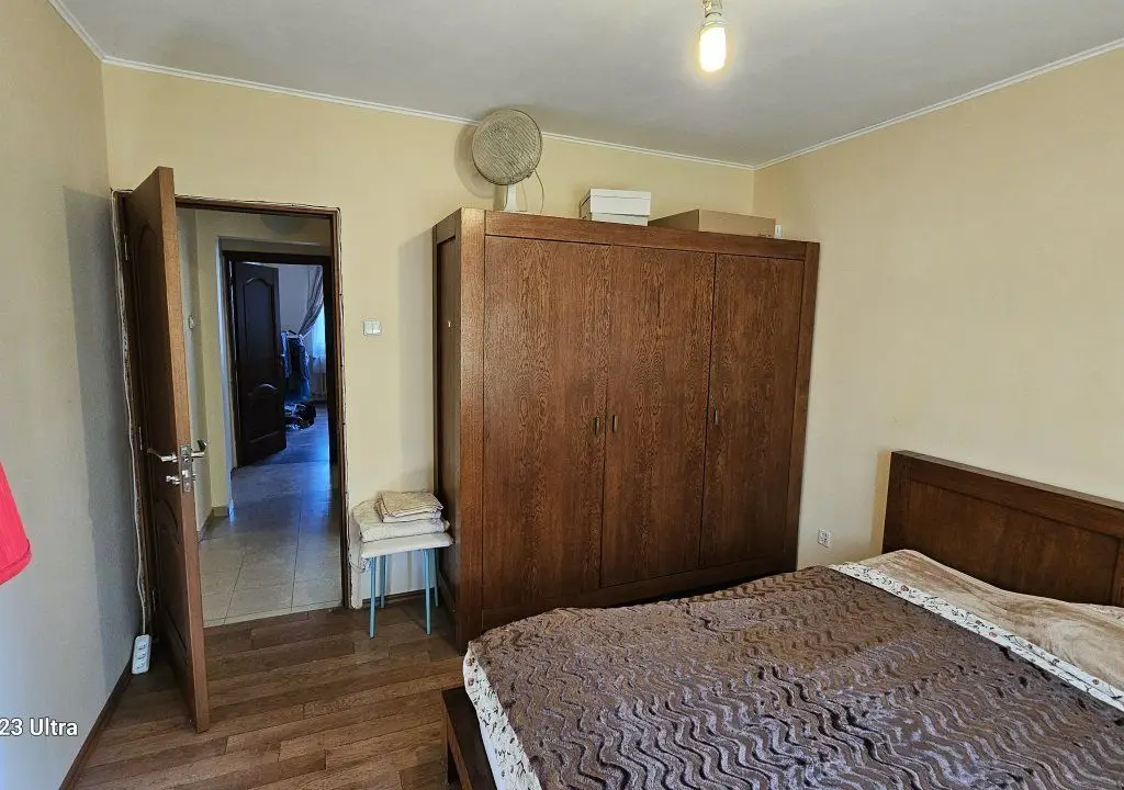 Apartament 4 Camere , et.3/4, Berceni-Racovita