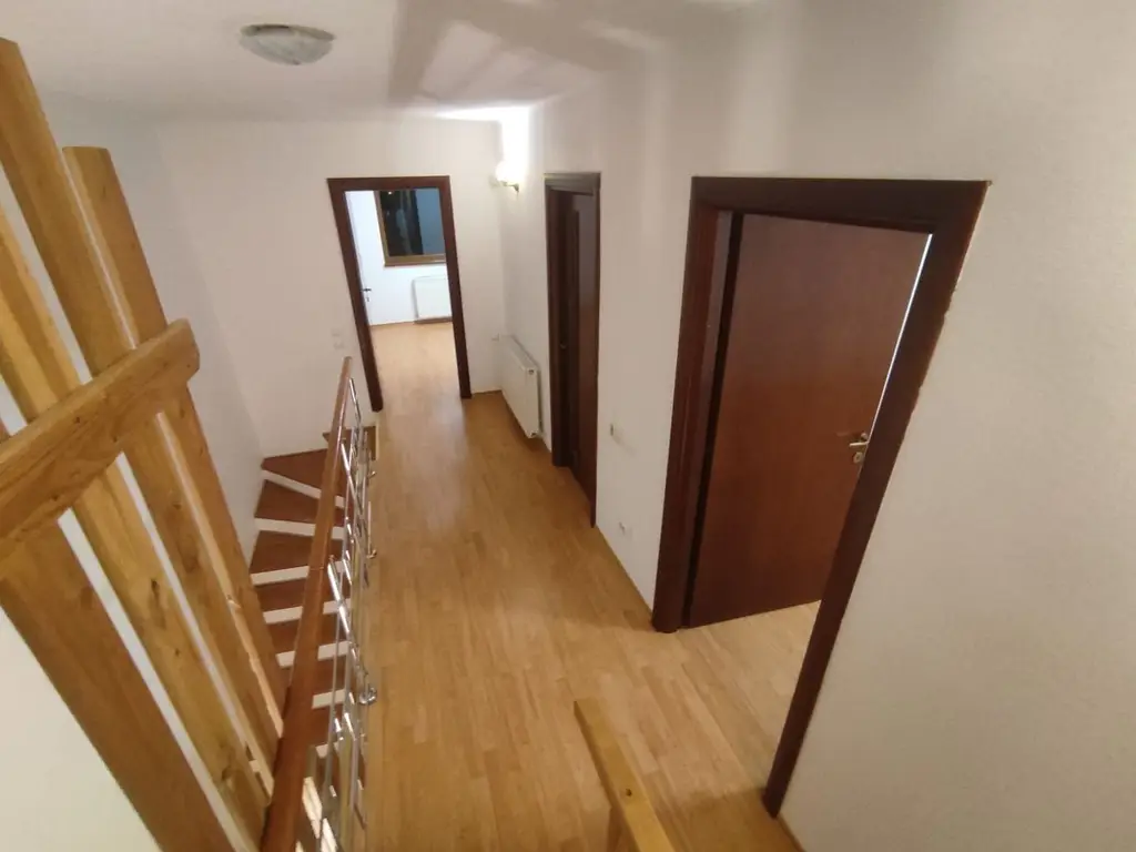 Vilă de închiriat ideală pentru reședință privată sau spațiu de business
