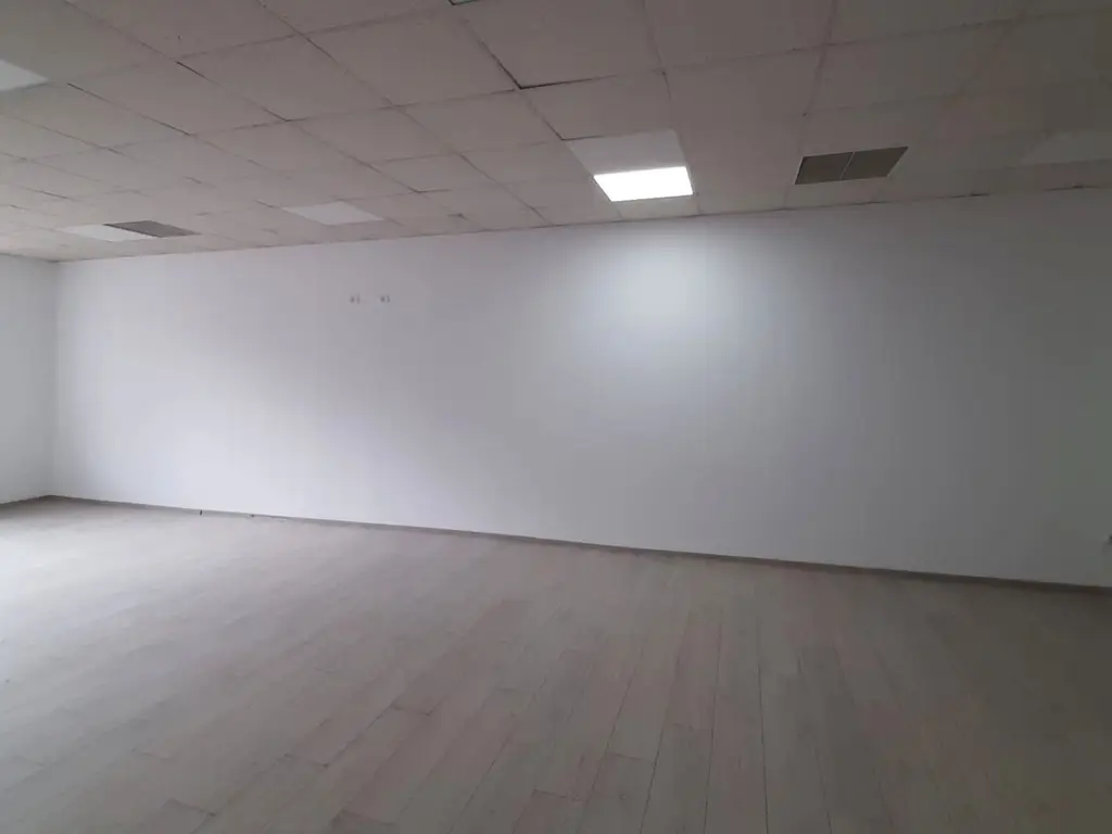 Spațiu comercial de închiriat 62 mp zona Bartolomeu Str Lungă