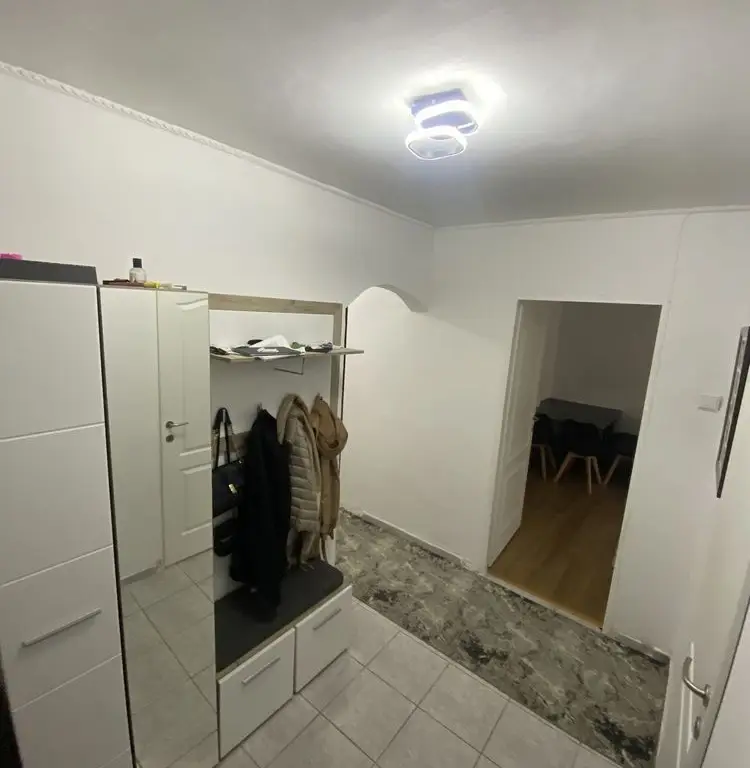 Vând apartament
