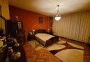 Casa individuala. Mobilata si utilata. Dispune de toate utilitatile.