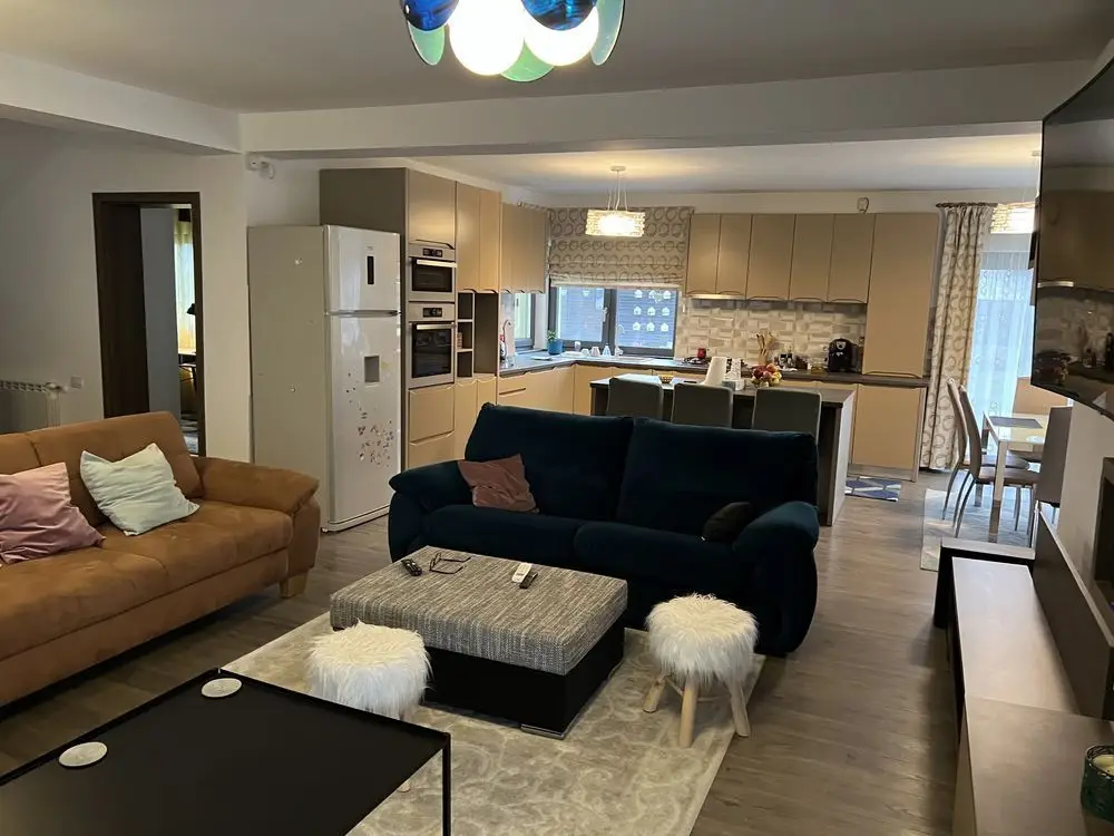 Vand Vila Valea Lupului.1100mp