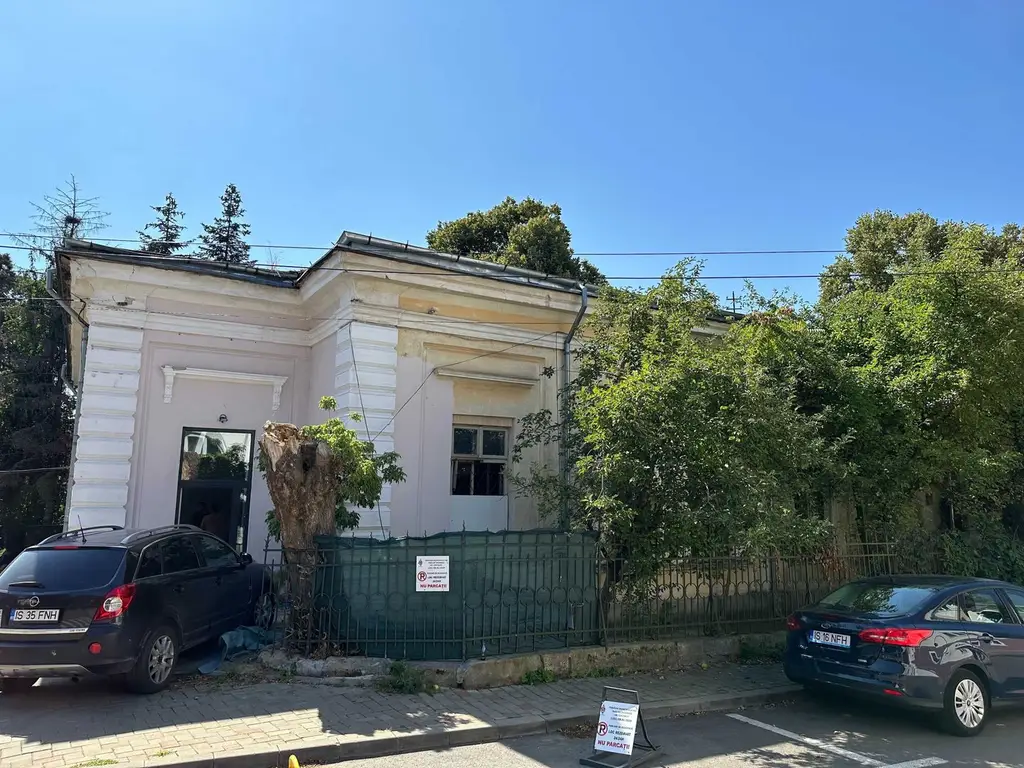 Persoana fizica !! vand casa Centru  !! 1160 Mp !! rate !!