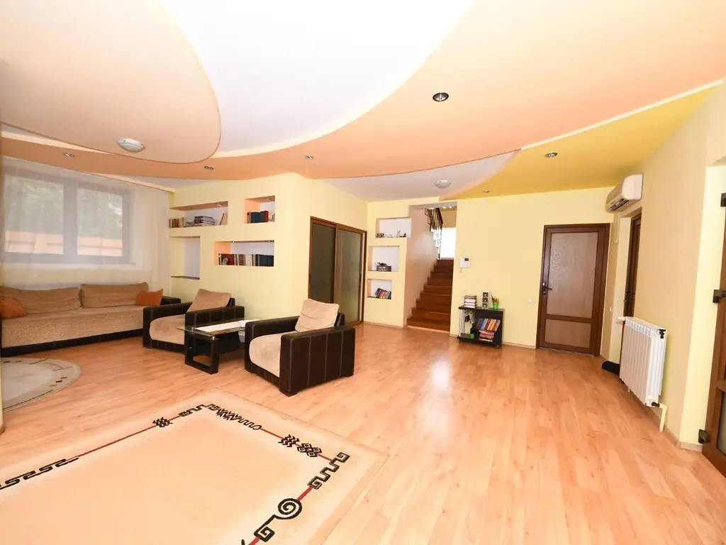 Vila spatioasa, pretabil pentru locuit/clinica, zona Micro 17 – Galati