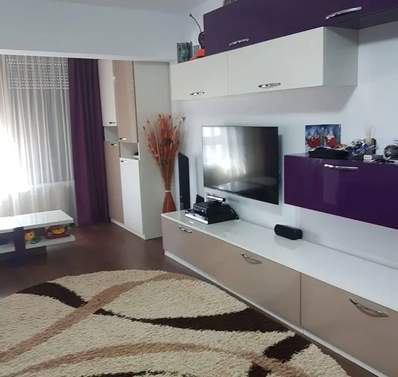 De inchiriat apartament cu 2 camere, bloc Vega, str. Tecuci, 550 euro