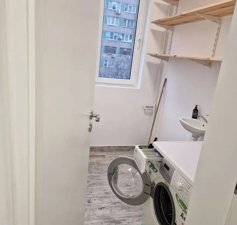 Vanzare Apartament 3 camere renovat & mobilat