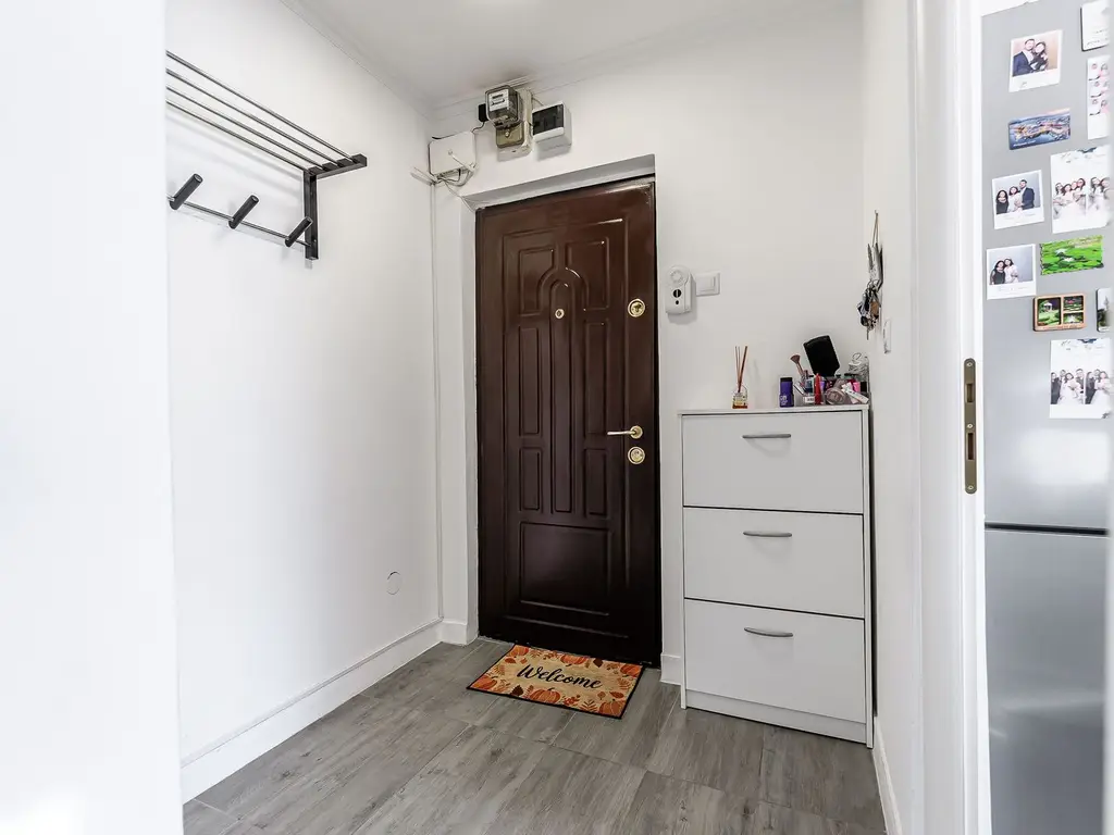 Apartament la etajul 3 cu 2 camere la cheie in zona Romanilor