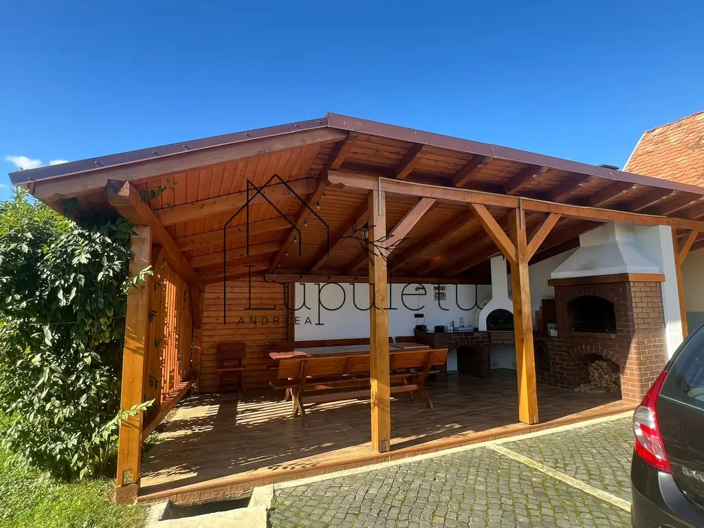 Casa de Vanzare Rasinari | 6 Camere | 200 MPU | Teren 979 MP |