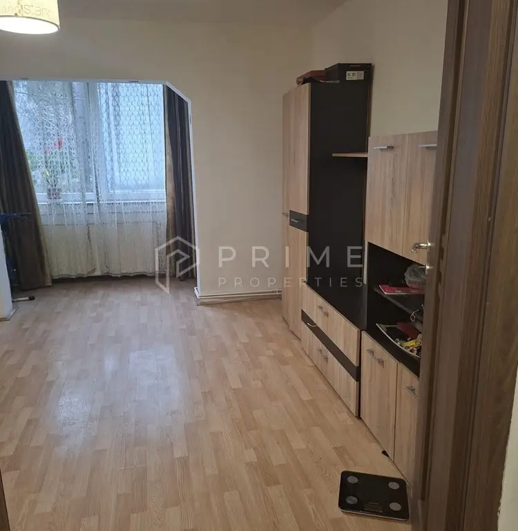 Apartament cu 3 camere | parter | zona Dambu Pietros
