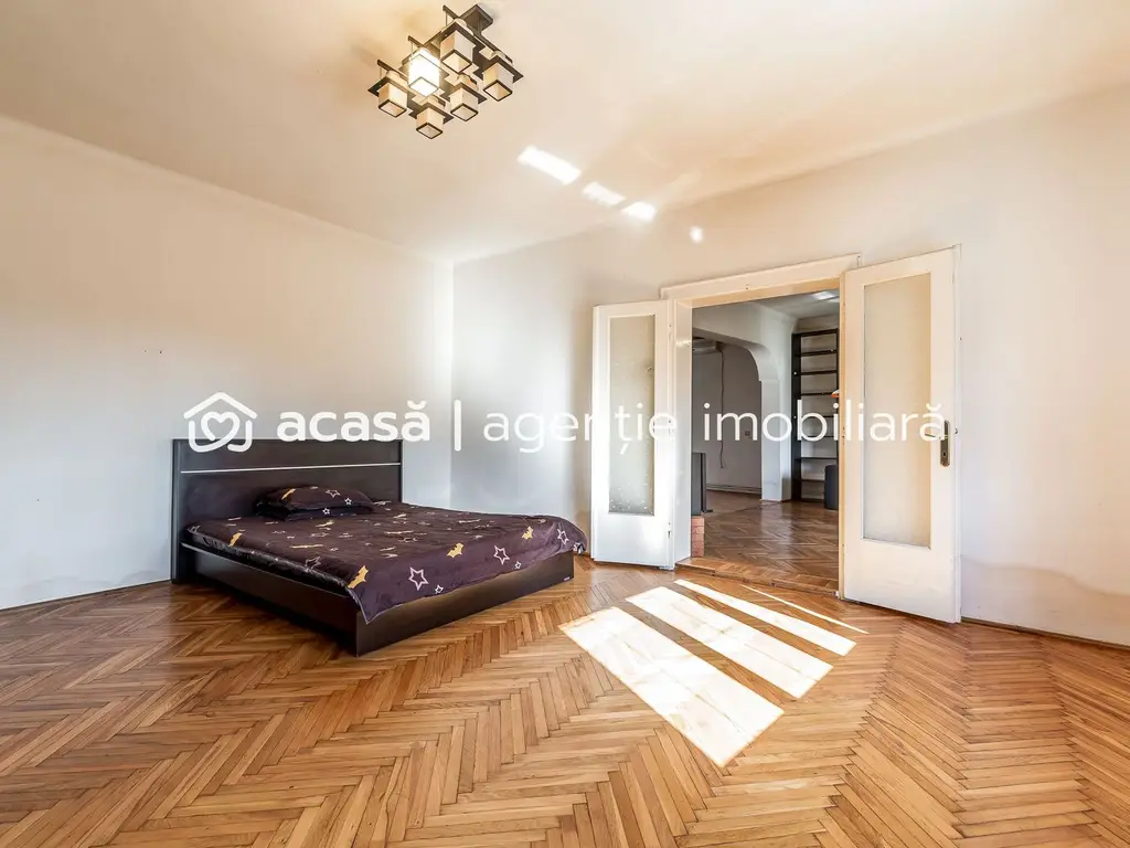 Casa ideală pentru familie: școală la 3 min. Zonă foarte liniștită.