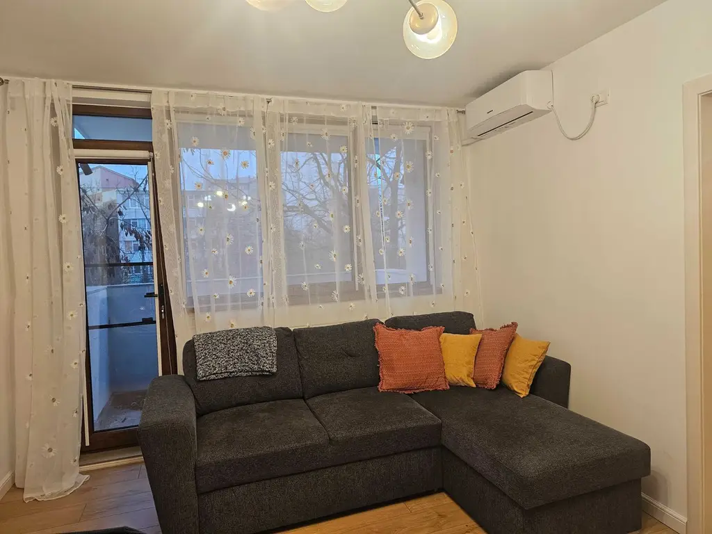 Vanzare - apartament 3 camere mobilat, etaj 2, Tiglina 1, 85.000 euro