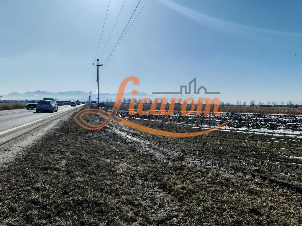 Teren Stupini Calea Feldioarei 4600 mp,21 euro/mp, front asfalt-DN13