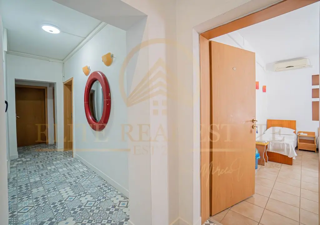 Hotel de vânzare în centrul stațiunii Eforie Sud