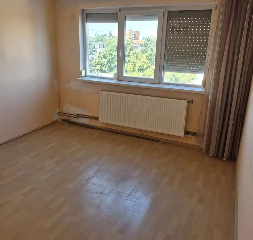 Apartament 3 camere | 55 mp | Centrală proprie | Piața Doina |