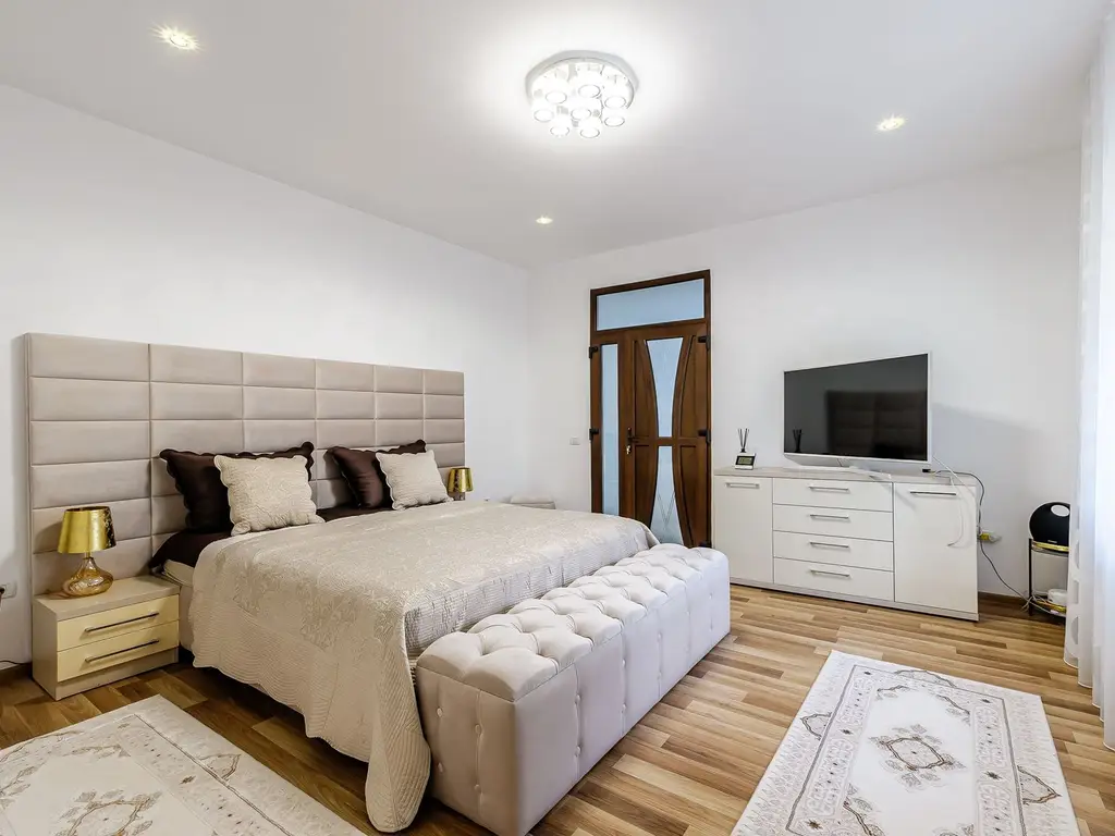 Rezervat Proprietate de vis cu teren 2880 mp și facilități PREMIUM