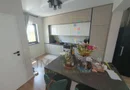Duplex cu 5 Camere. 3 Bai. Dormitor la parter. Finisat la cheie. Teren 334 mp