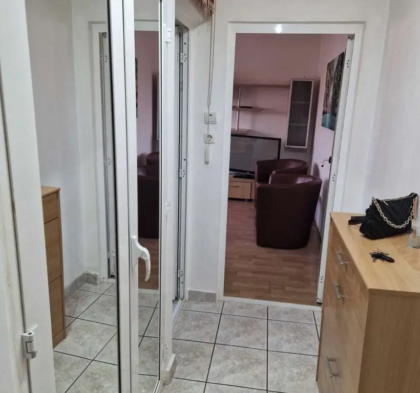 Apartament Constanta 2 camere etaj 4/4, centrala pe gaz