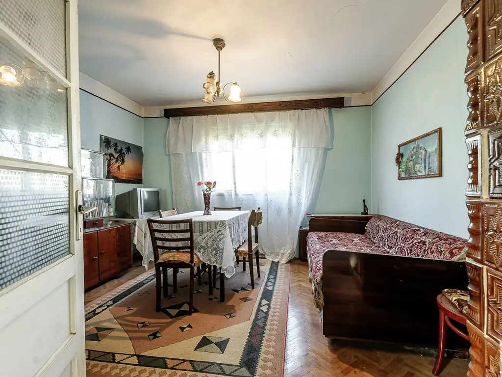 VANDUT! Casa din caramida 3 camere - Teren 755 mp - Livada, Arad