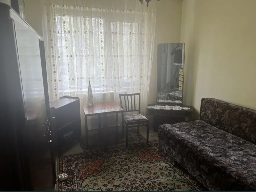 Apartament 2 camere zona Tomis1, etaj 1, zona foarte linistita