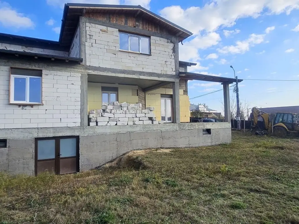 Casa la rosu Bariera Traian, teren 896 mp, COMISION 0%