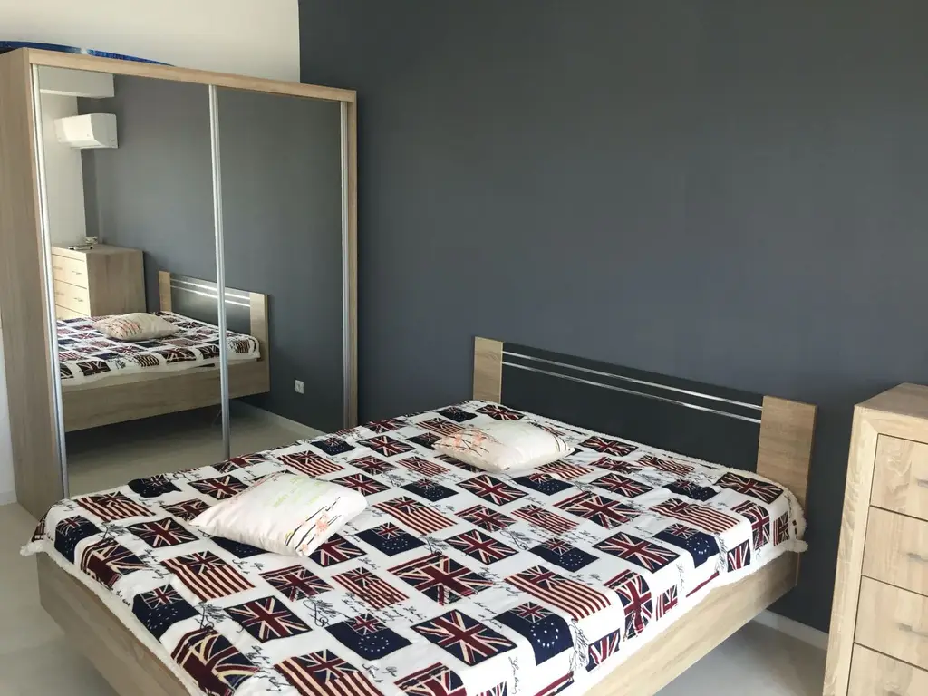 Apartament pe malul Mării, Mamaia! 2 camere 63mp suprafață. Mobilat.