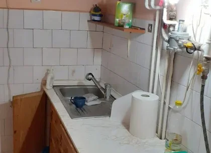 ageuropa.ro vinde ap. 2 cam. la parterul unei case în zona Carpați 2.
